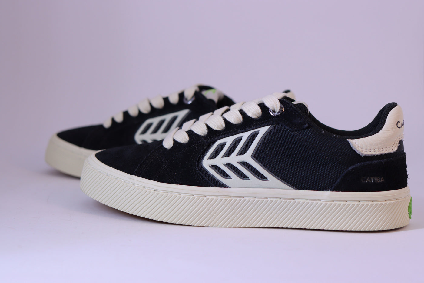 Tênis Feminino Cariuma Catiba Pro 2.0 – Black Suede