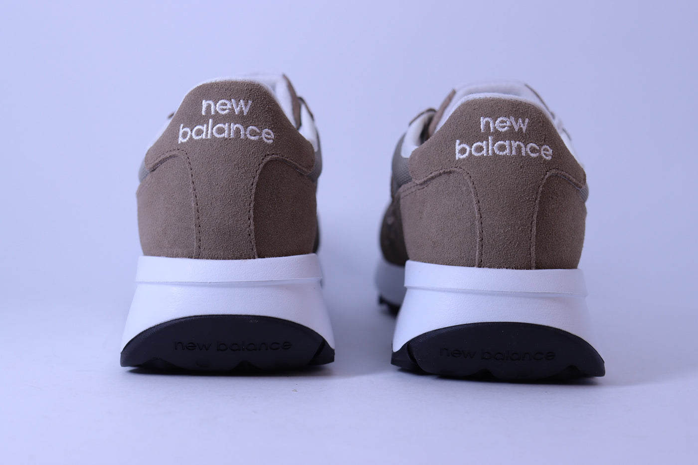 Tênis Feminino New Balance 370v1 Marrom / Taupe