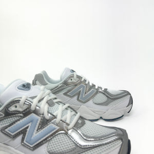 Tênis New Balance 9060 Metalizado Azul