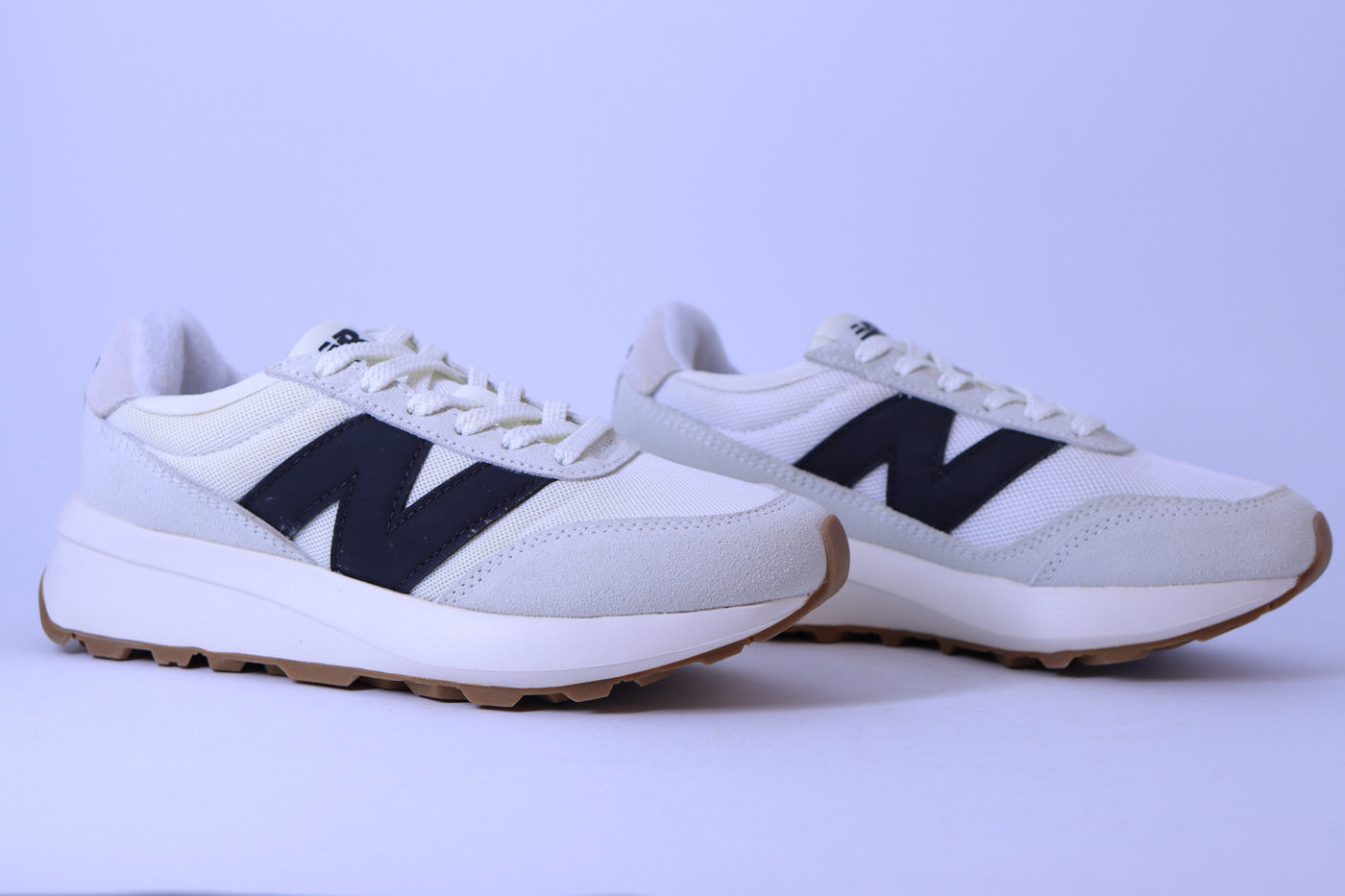 Tênis Feminino New Balance 370v1 Off White / Preto