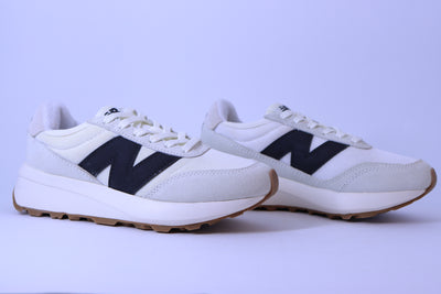 Tênis Feminino New Balance 370v1 Off White / Preto