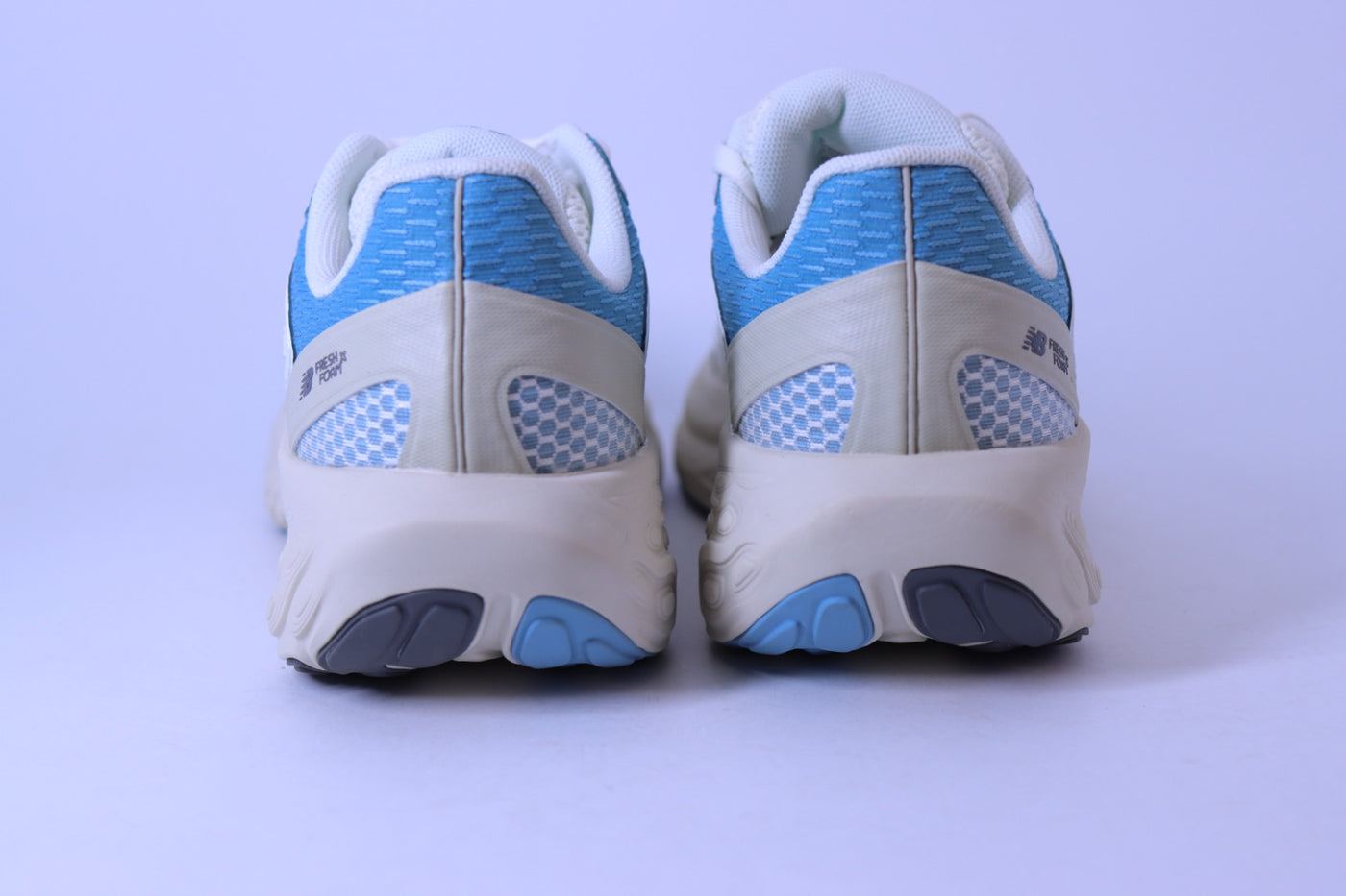 Tênis Feminino New Balance Fresh Foam Linem Still Water