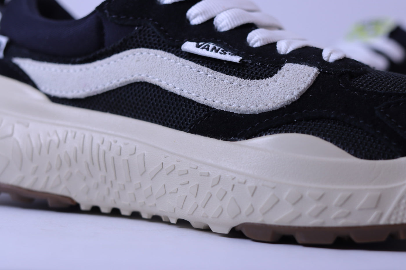 Tênis Feminino Vans Ultrarange VR3 Preto