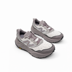 Tênis New Balance Fresh Foam x Hierro V9 Bege Claro / Cinza