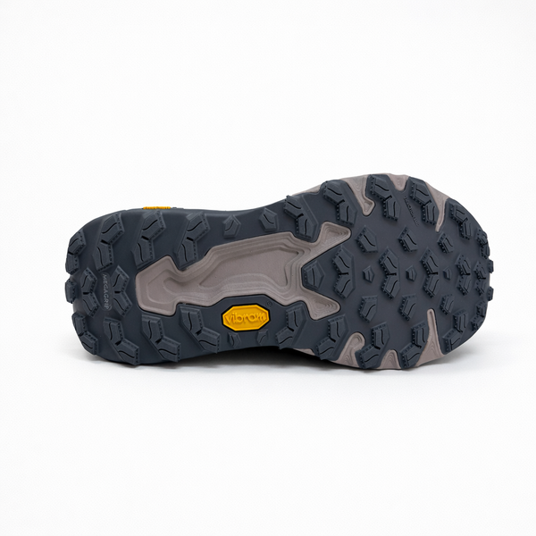 Tênis New Balance Fresh Foam x Hierro V9 Bege Claro / Cinza