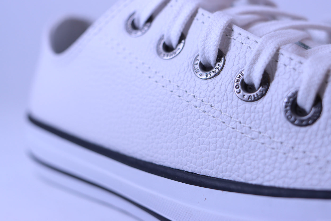 Tênis Feminino Converse Chuck Taylor All Star Couro Branco – Cano Baixo