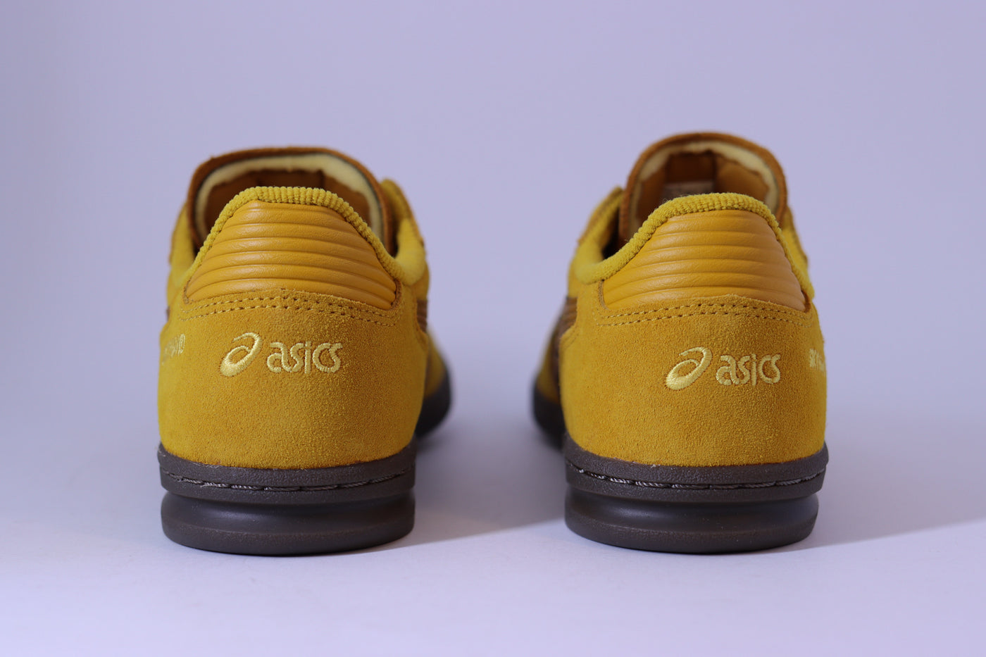 Tênis Feminino Asics SkyHand Yellow
