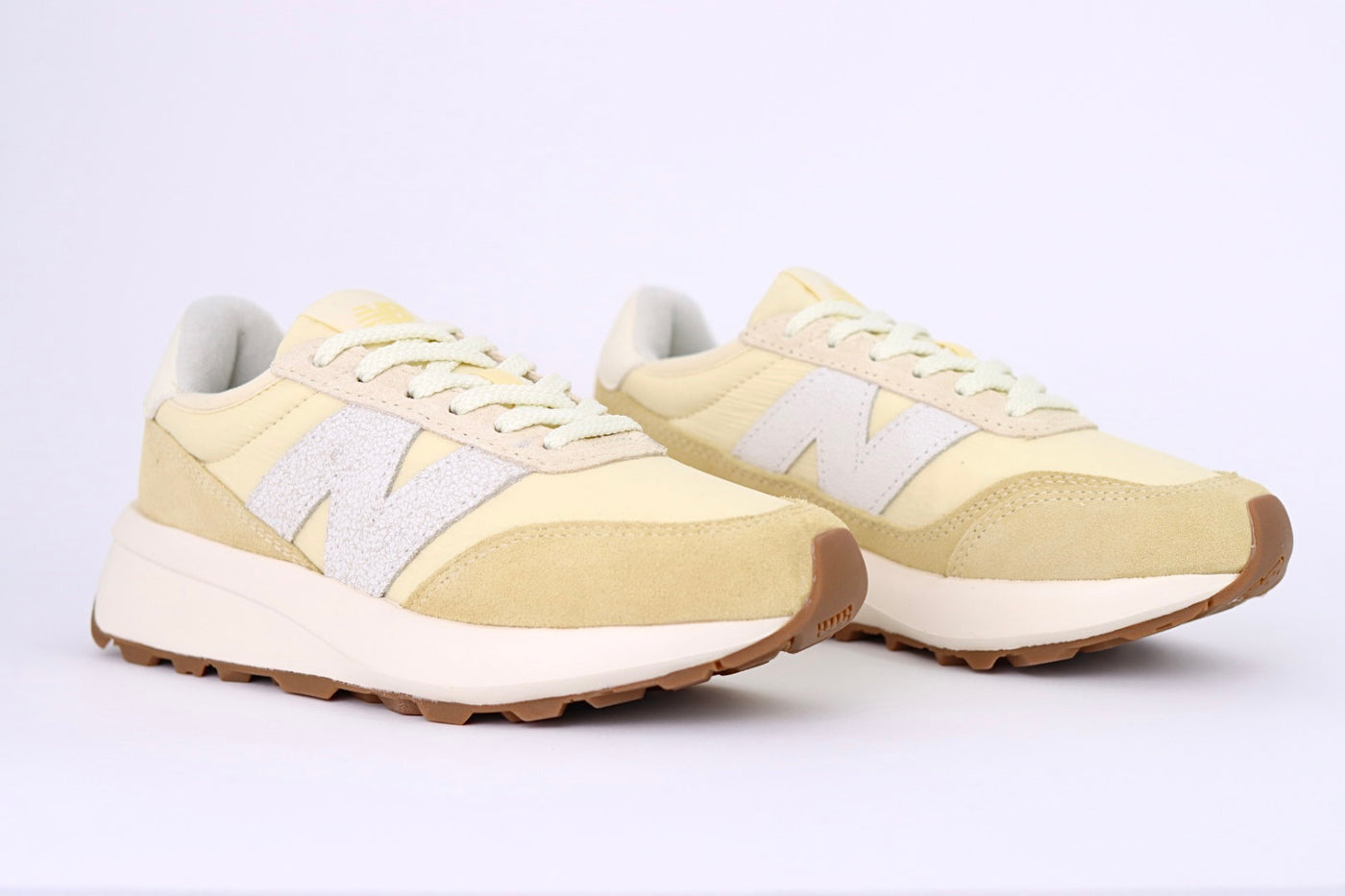 ênis Feminino New Balance 370v1 Amarelo Pastel