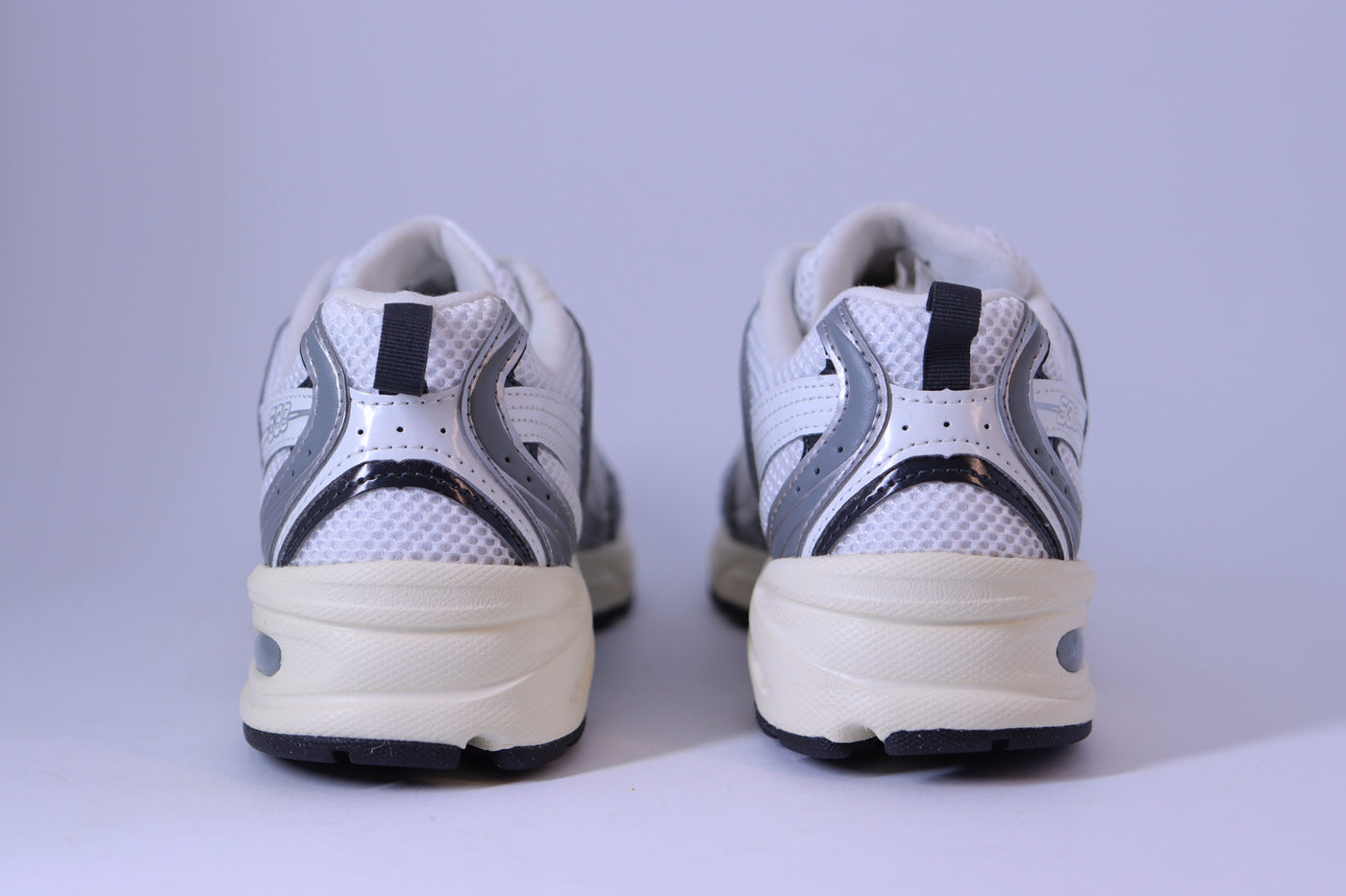 Tênis Feminino New Balance 530 Prata/Prata