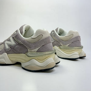 Tênis New Balance 9060 Rosa Claro Bege