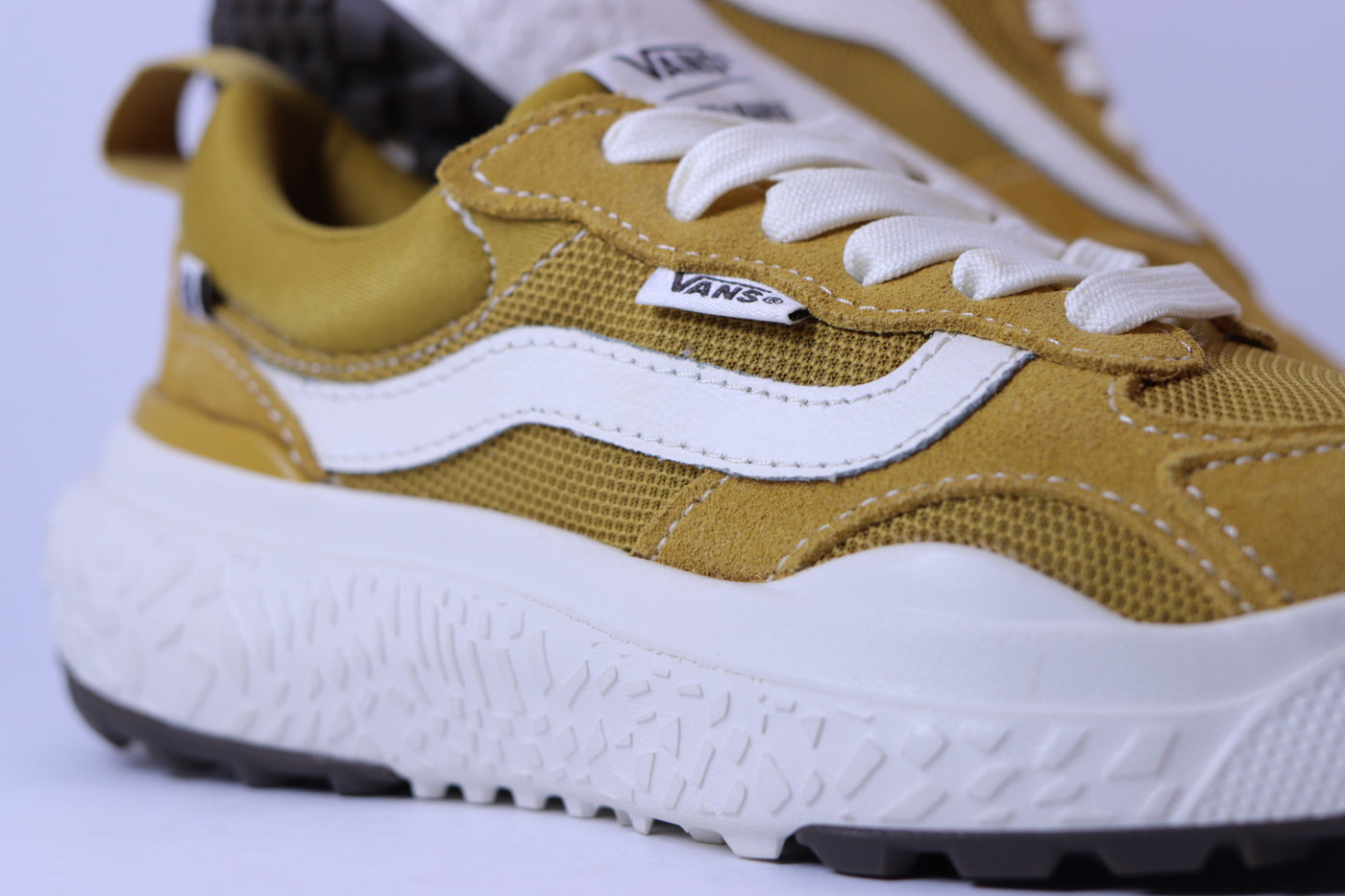 Tênis Feminino Vans Ultrarange Neo Vr3 Yellow