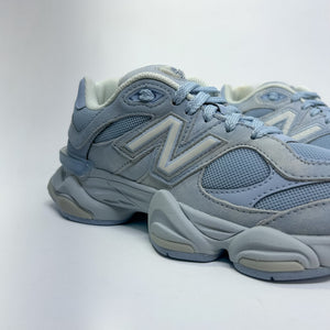 Tênis New Balance 9060 Azul Claro
