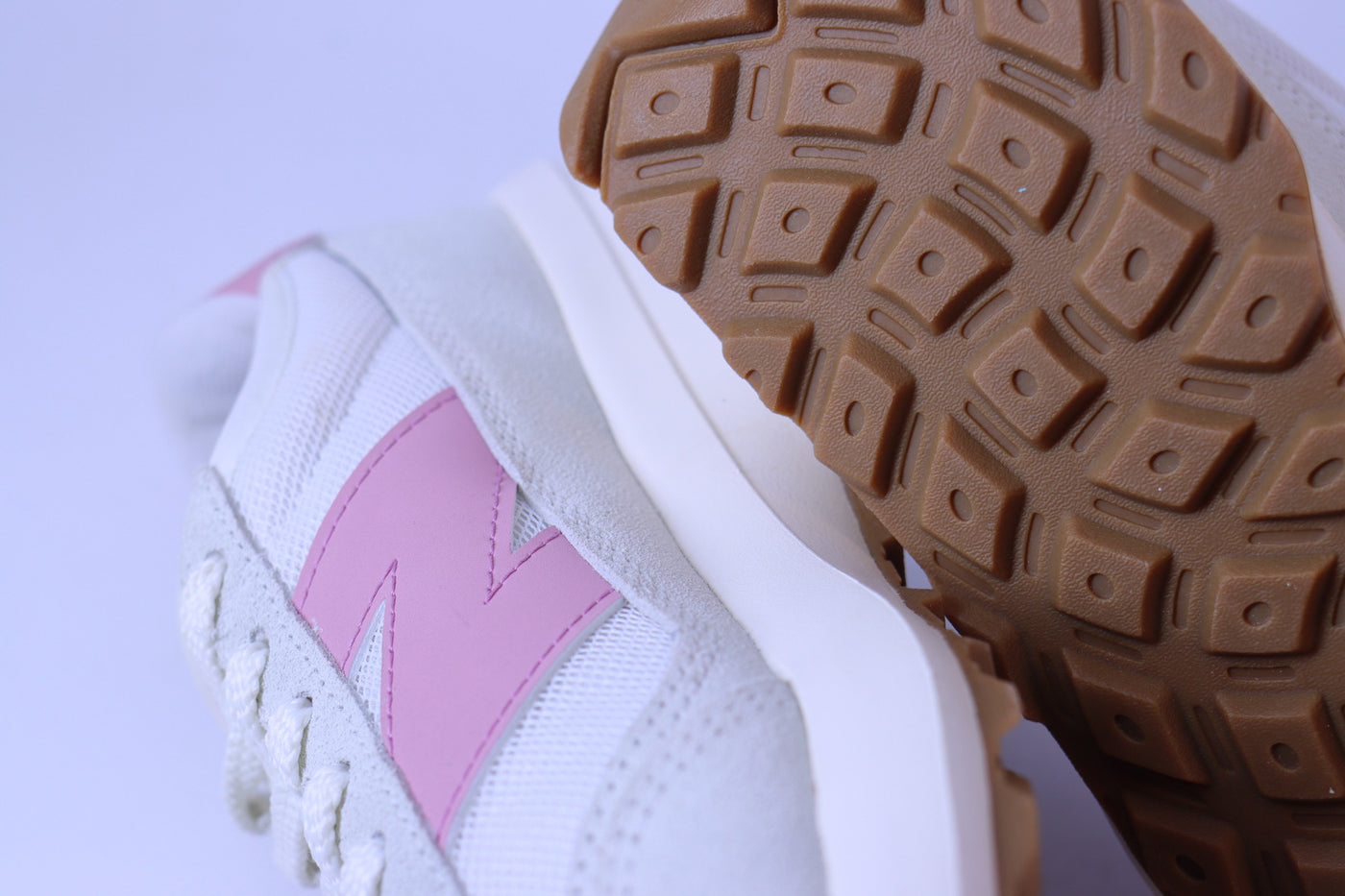 Tênis Feminino New Balance 370v1 Branco/Rosa