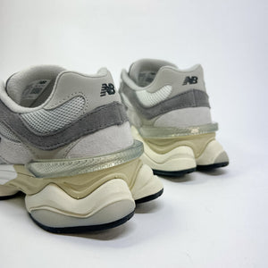 Tênis New Balance 9060 Cinza Castlerock