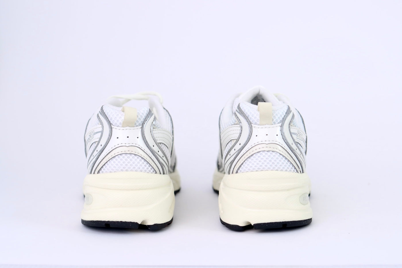 Tênis Feminino New Balance 530 Silver Calcium