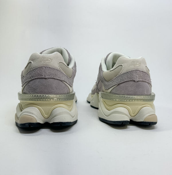Tênis New Balance 9060 Rosa Claro Bege