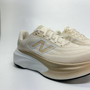 Tênis New Balance Fresh Foam x More V6 Bege Dourado