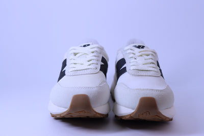 Tênis Feminino New Balance 370v1 Off White / Preto