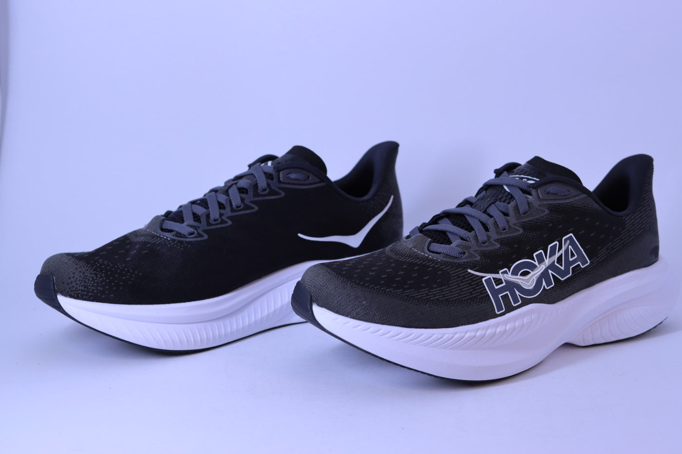 Tênis Hoka Mach 6 – Black / White