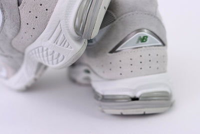 Tênis Feminino New Balance 2002R Rain Cloud