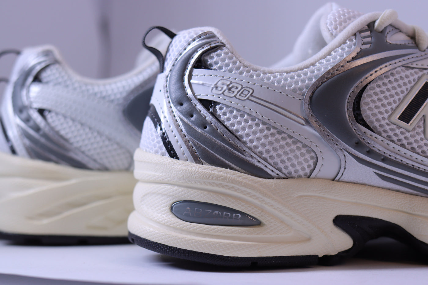 Tênis Feminino New Balance 530 Prata/Prata