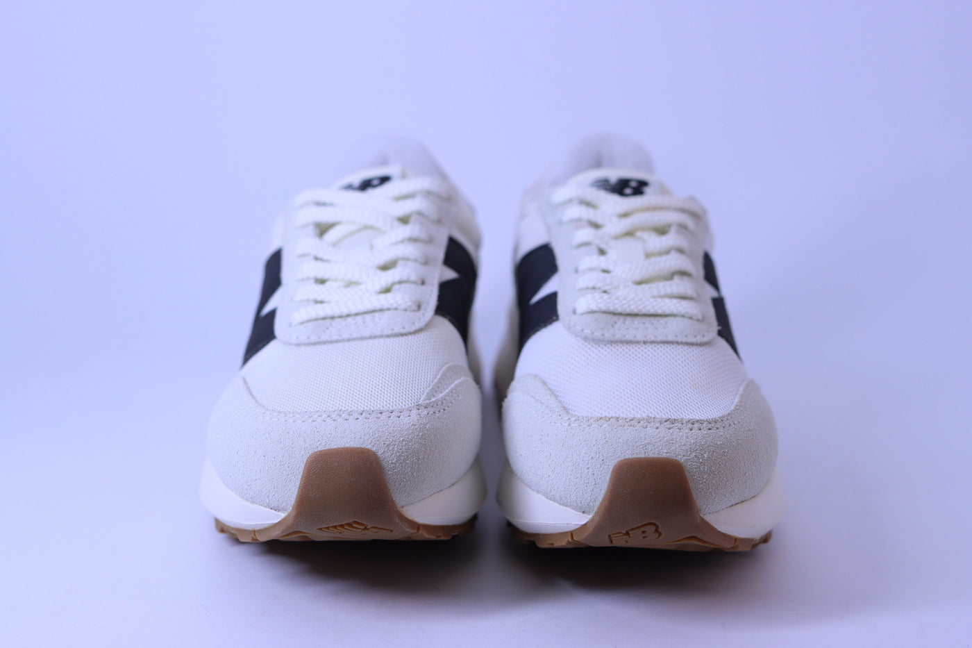 Tênis Feminino New Balance 370v1 Off White / Preto