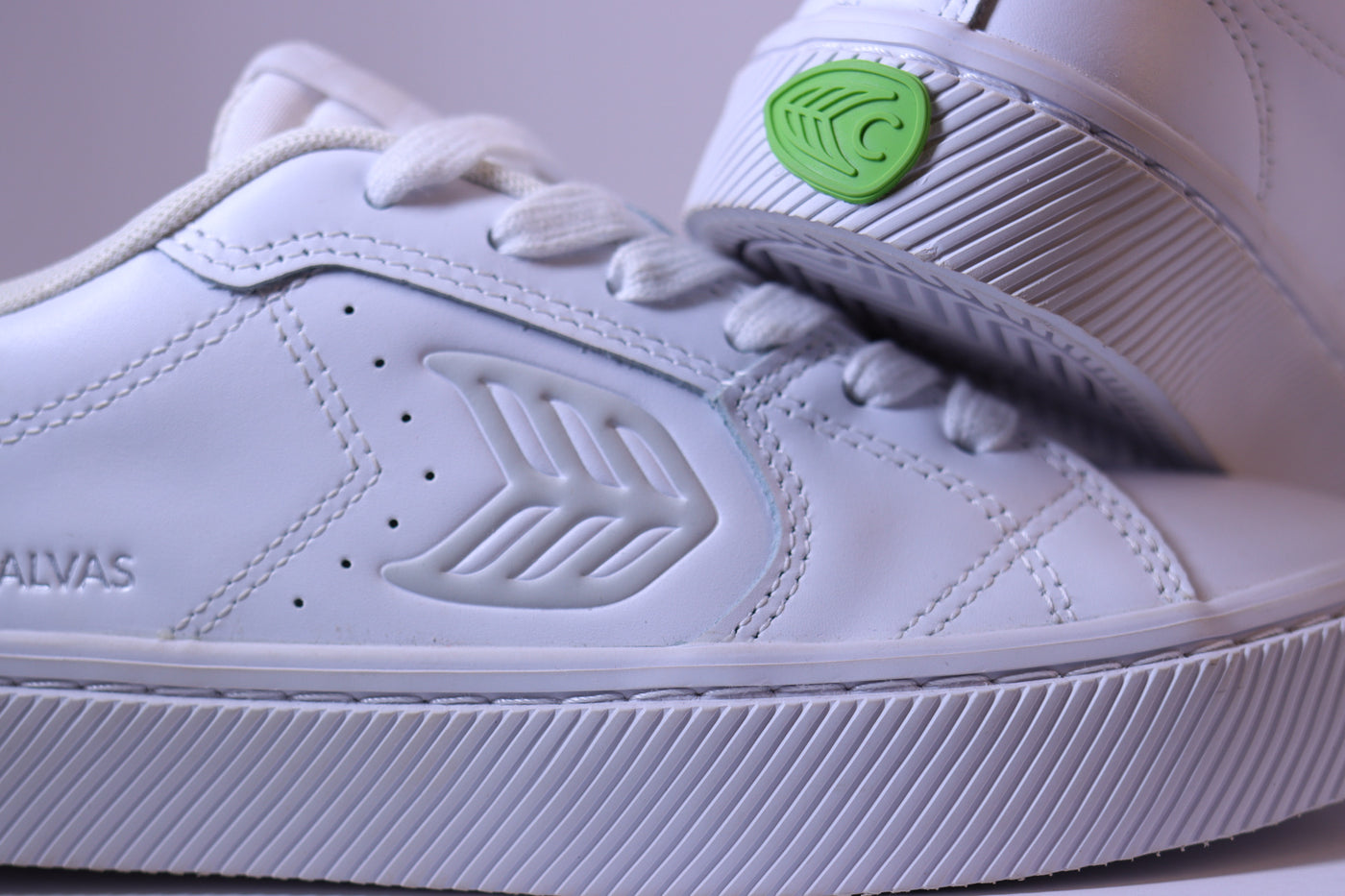 Tênis Feminino Cariuma Salvas - White