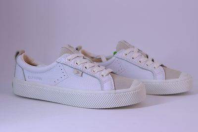 Tênis Feminino Cariuma Oca Low – White Grey Suede