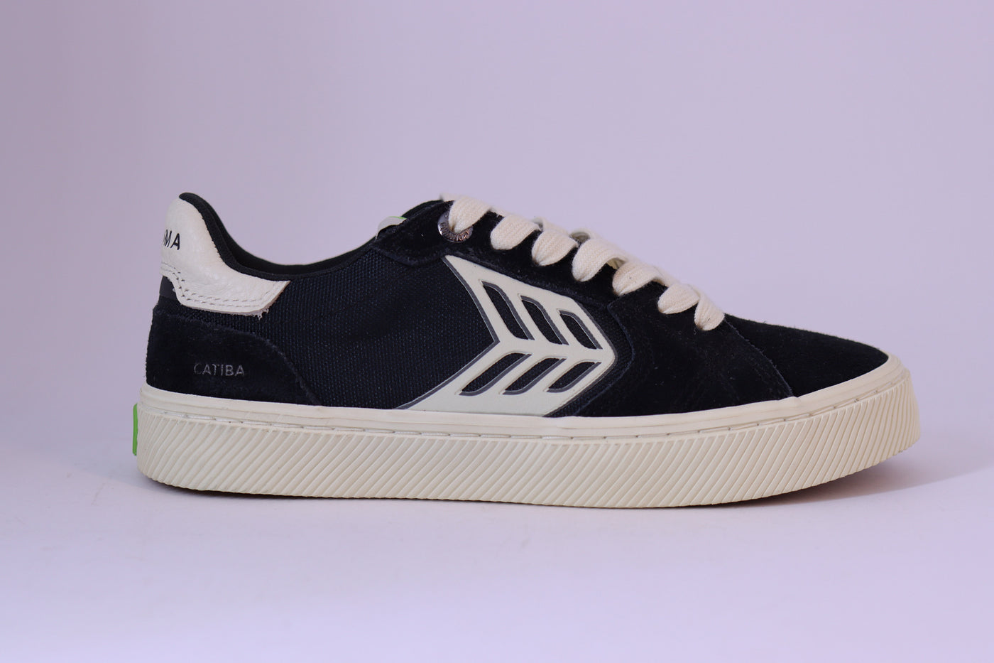 Tênis Feminino Cariuma Catiba Pro 2.0 – Black Suede