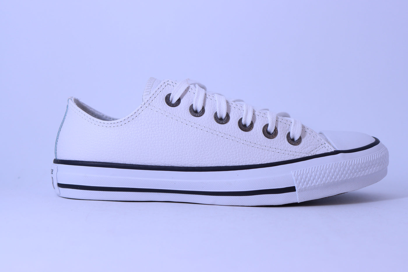 Tênis Feminino Converse Chuck Taylor All Star Couro Branco – Cano Baixo