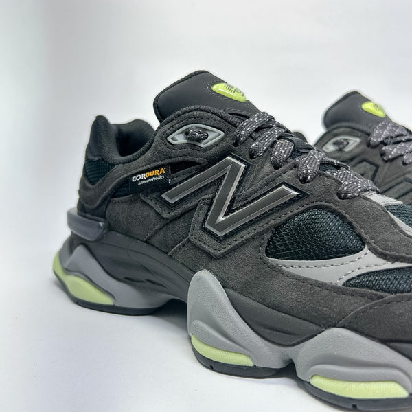 Tênis New Balance 9060 CORDURA® Preto Verde Claro