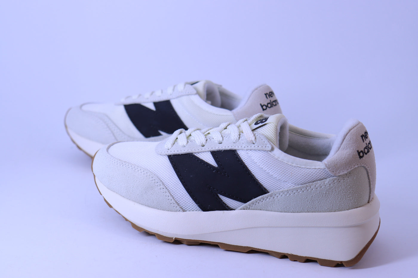 Tênis Feminino New Balance 370v1 Off White / Preto