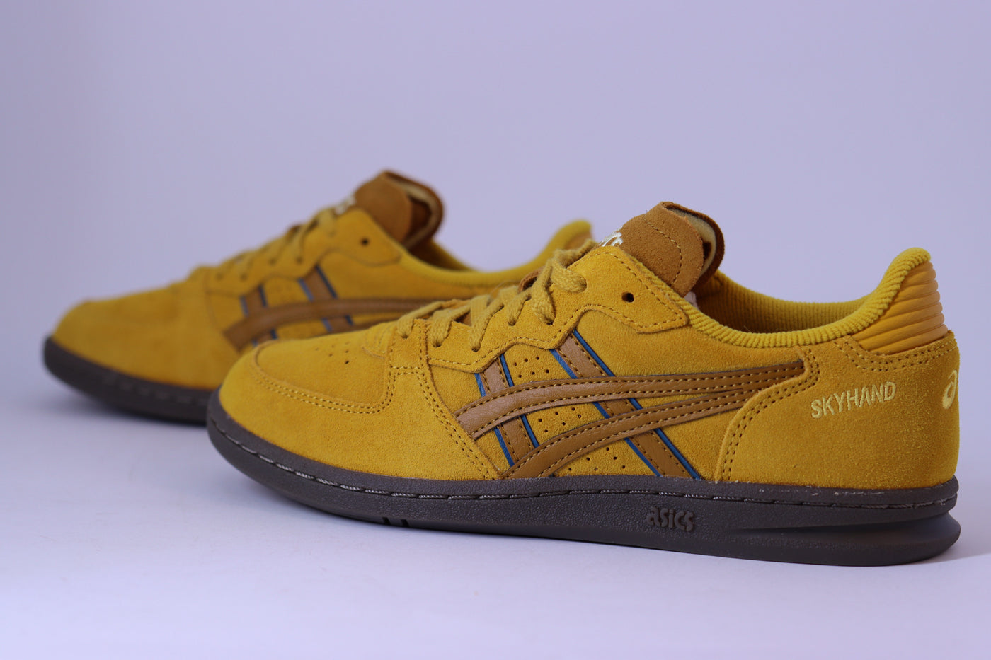 Tênis Feminino Asics SkyHand Yellow