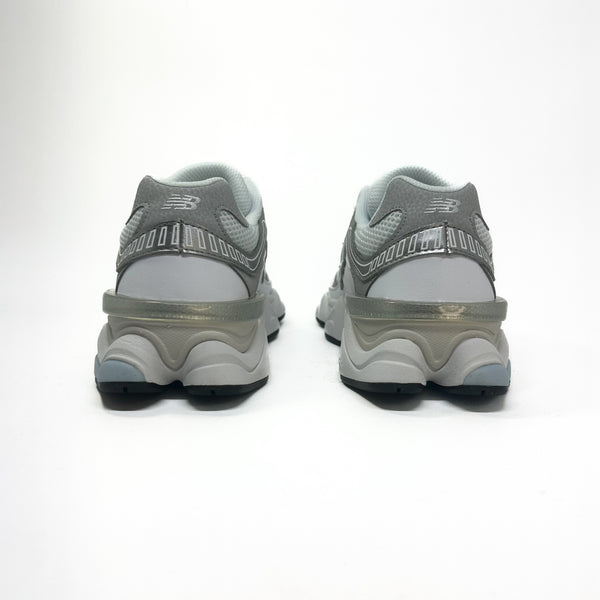 Tênis New Balance 9060 Metalizado Azul