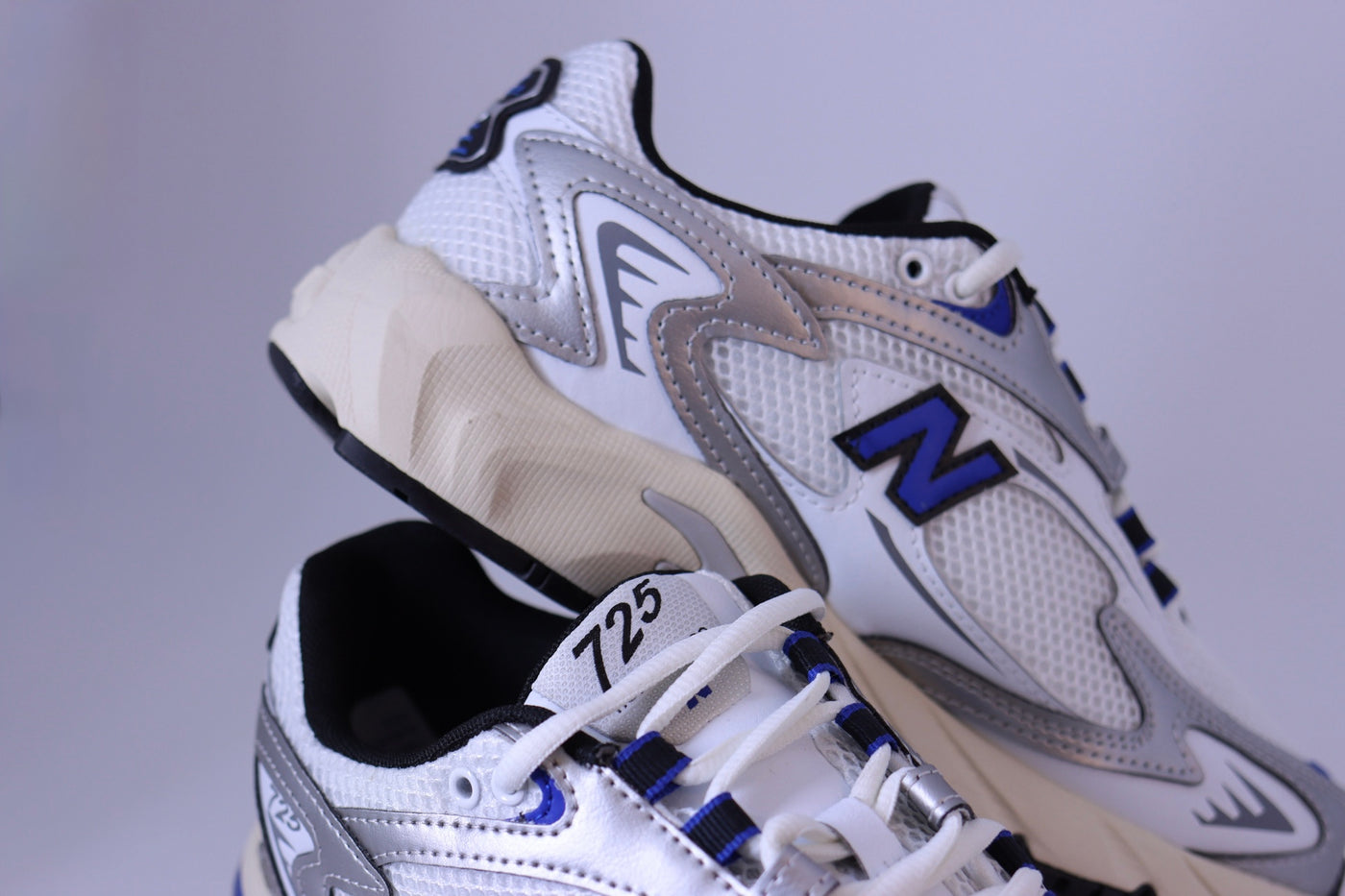 Tênis Feminino New Balance 725 Branco/Azul