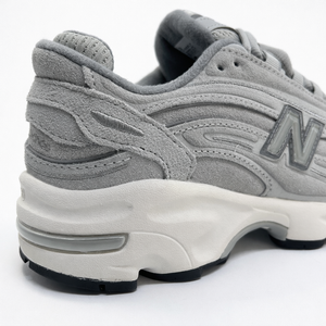 Tênis New Balance 1000 Verde Acinzentado