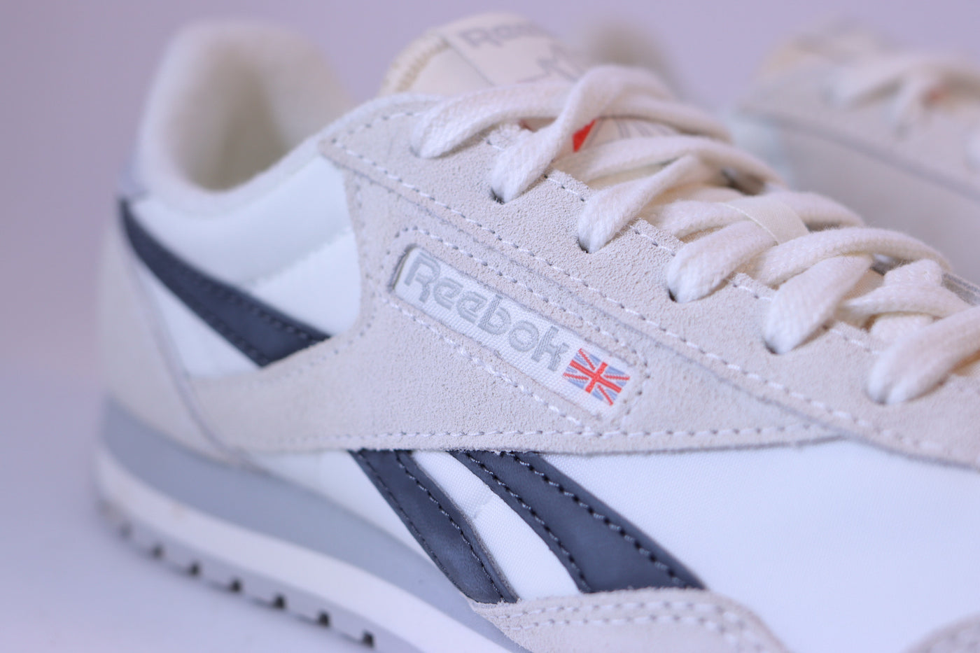 Tênis Feminino Reebok Classic AZ Branco/Preto