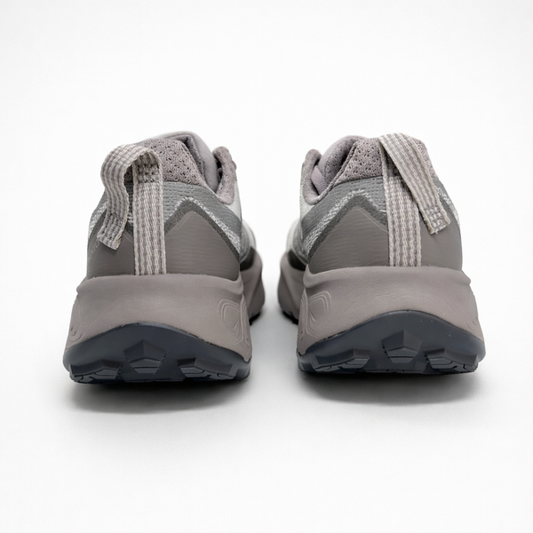Tênis New Balance Fresh Foam x Hierro V9 Bege Claro / Cinza