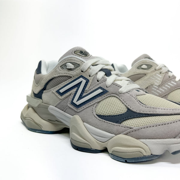 Tênis New Balance 9060 Bege Azul Marinho