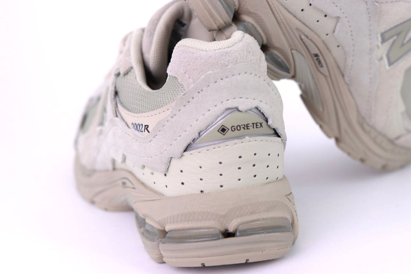 Tênis Feminino New Balance 2002R GORE-TEX® Sandstone