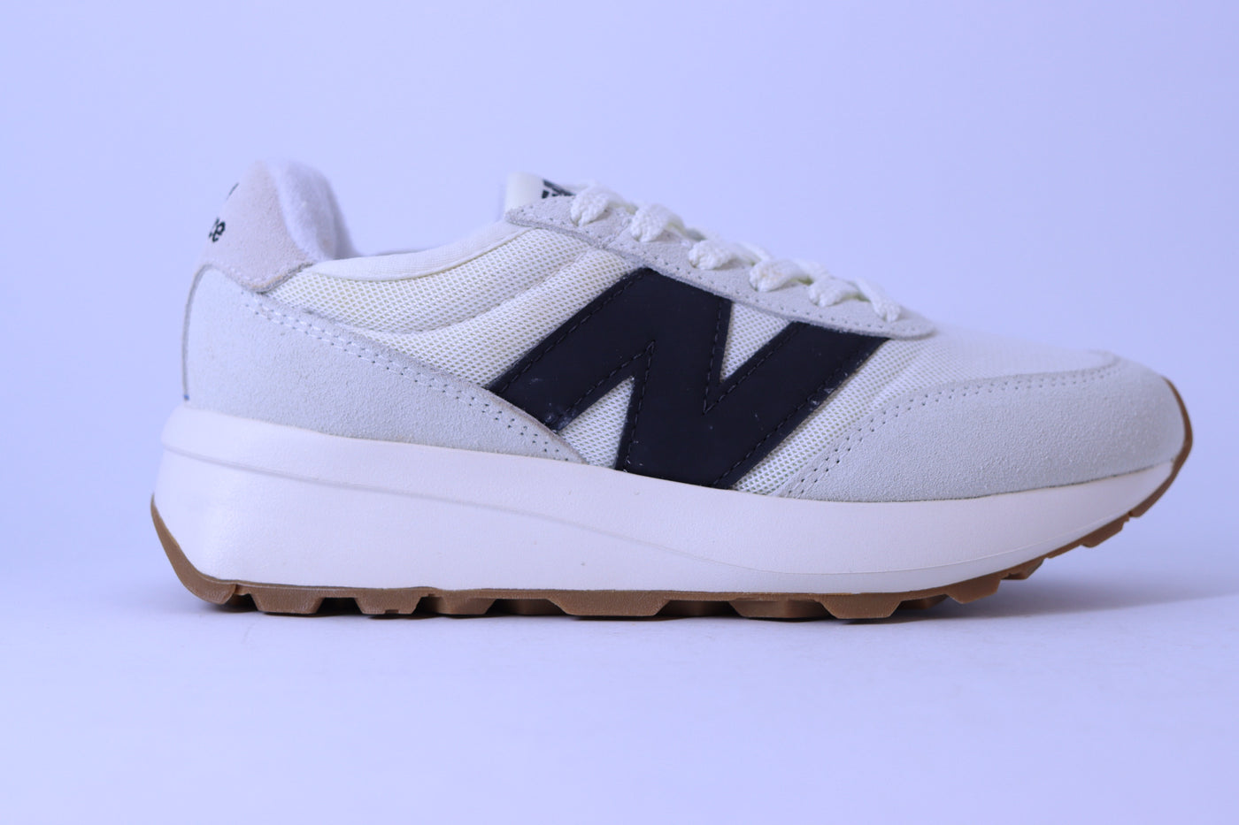 Tênis Feminino New Balance 370v1 Off White / Preto