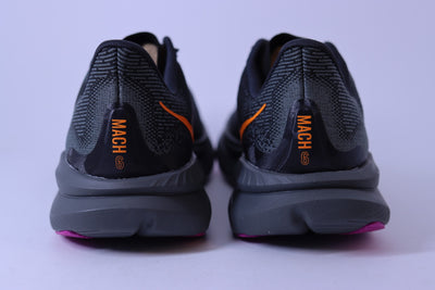 Tênis Hoka Mach 6 – Black / Flame / Fuchsia