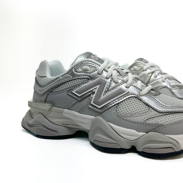 Tênis New Balance 9060 Cinza Metálico
