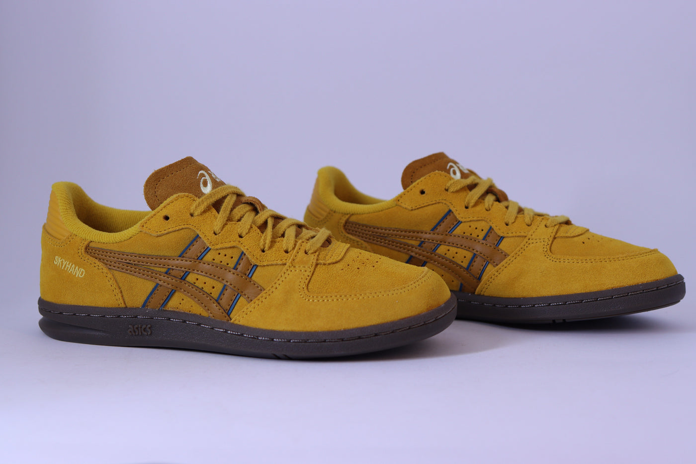Tênis Feminino Asics SkyHand Yellow
